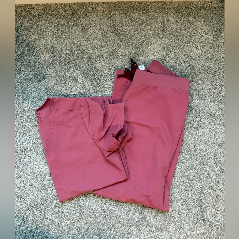 FIGS Scrubs Pink